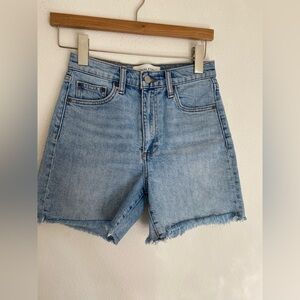 Denim Forum Aritzia Size 25 The Arlo High Rise Denim Shorts